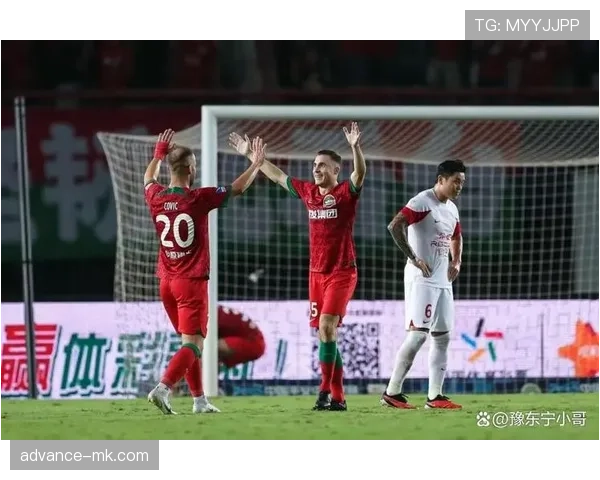 中超赛季重燃战火,各队争夺激烈,明星球员表现值得关注 中超赛季重燃战火,各队争夺激烈,明星球员表现值得关注