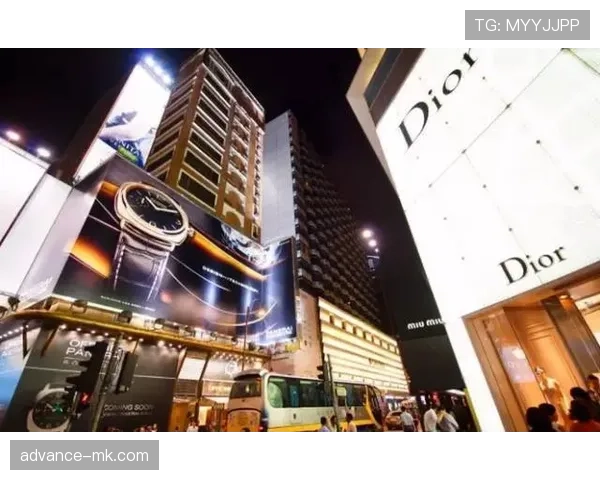 林孝埈训练完直接去奢侈品店扫货？